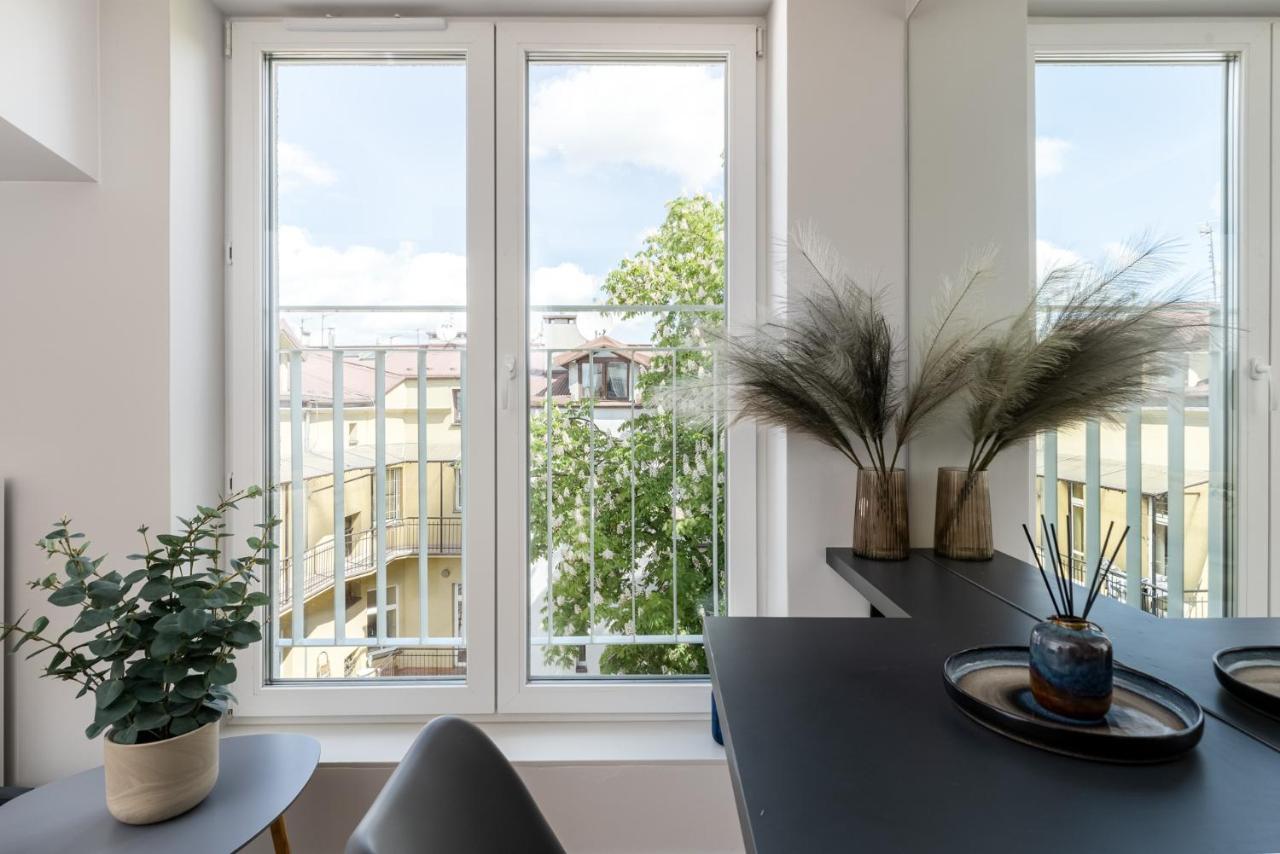 Smart Apartments - Old Town & Main Train Station - By Upstairs Krakow Exterior photo